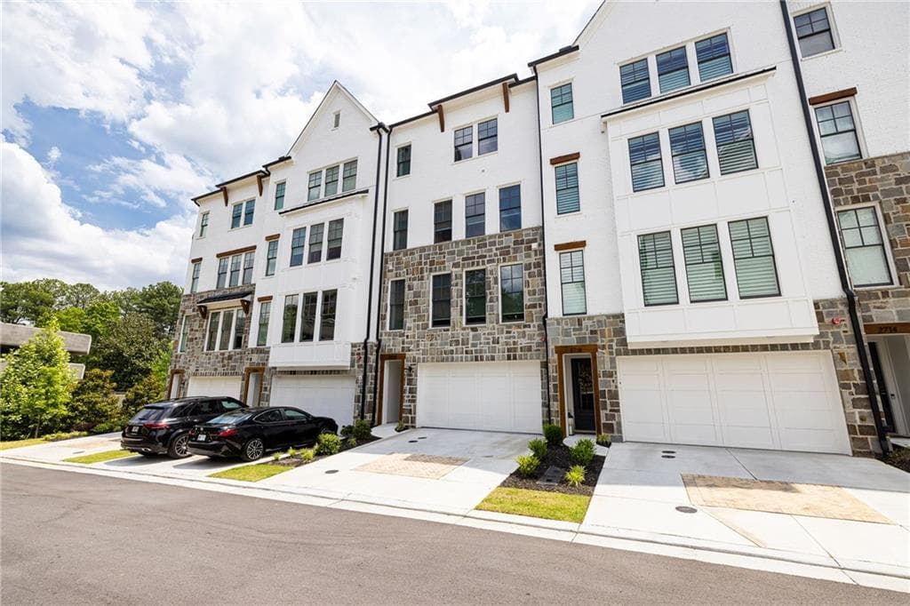 4 bedroom, 5 bathroom, 3,938 sq ft townhouse under contract at 2722 Thornewilde Way, Atlanta, GA 30339 — photo 7