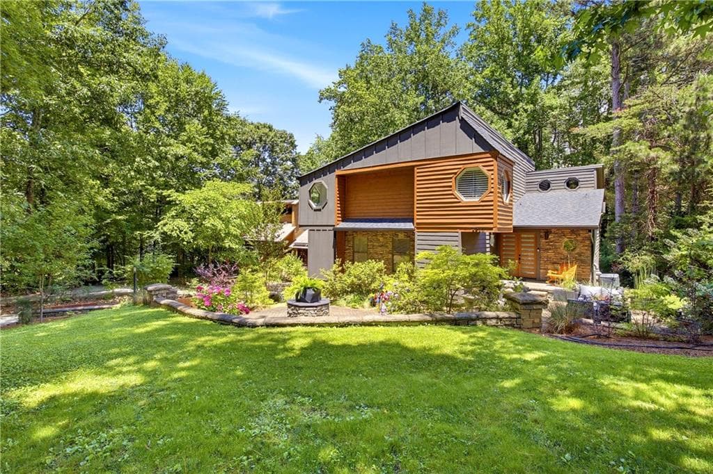 5966 Island View Drive, Buford, GA 30518 — most recent listing photo