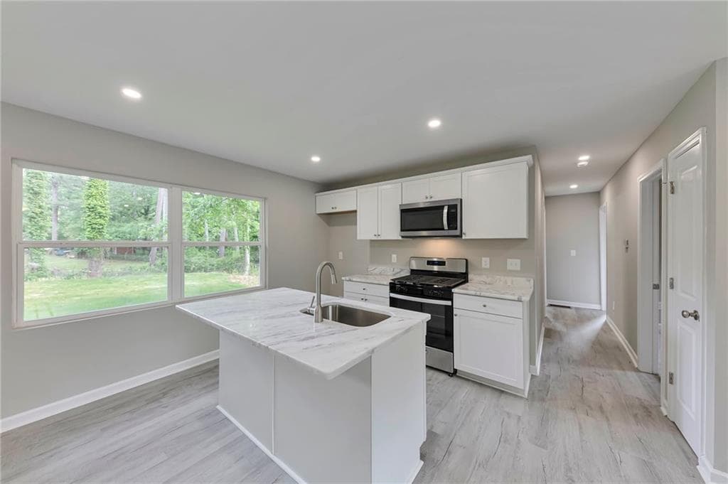 3 bedroom, 2 bathroom, 1,025 sq ft single family residence under contract at 1660 Mallard Circle, Conley, GA 30288 — photo 5