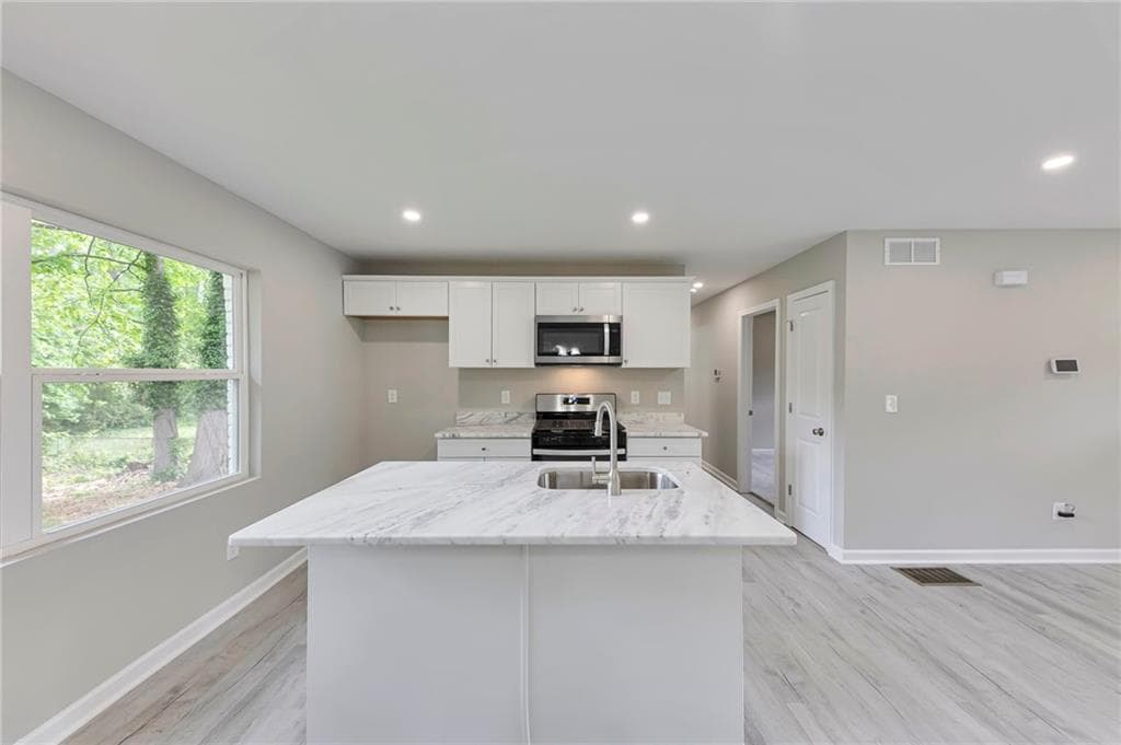 3 bedroom, 2 bathroom, 1,025 sq ft single family residence under contract at 1660 Mallard Circle, Conley, GA 30288 — photo 9