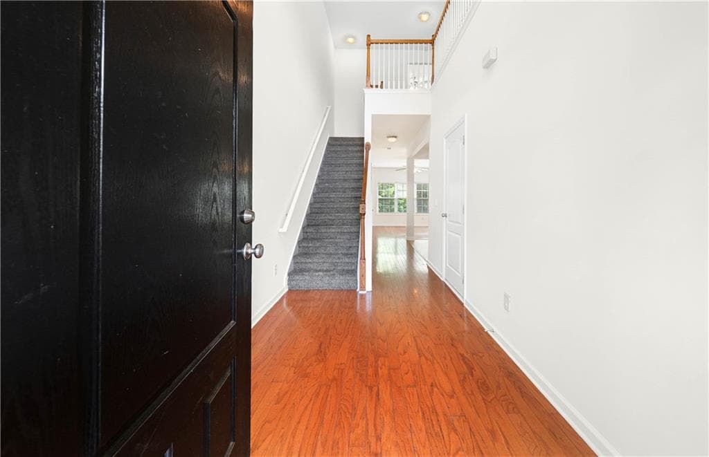 3 bedroom, 3 bathroom, 2,041 sq ft single family residence under contract at 6643 Silk Tree Pointe, Braselton, GA 30517 — photo 4