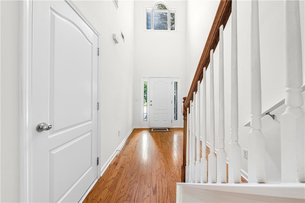 3 bedroom, 3 bathroom, 2,041 sq ft single family residence under contract at 6643 Silk Tree Pointe, Braselton, GA 30517 — photo 5