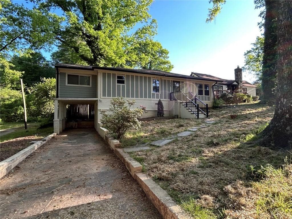 3 bedroom, 2 bathroom, 1,350 sq ft single family residence for sale at 2469 Stone Road, East Point, GA 30344 — photo 2
