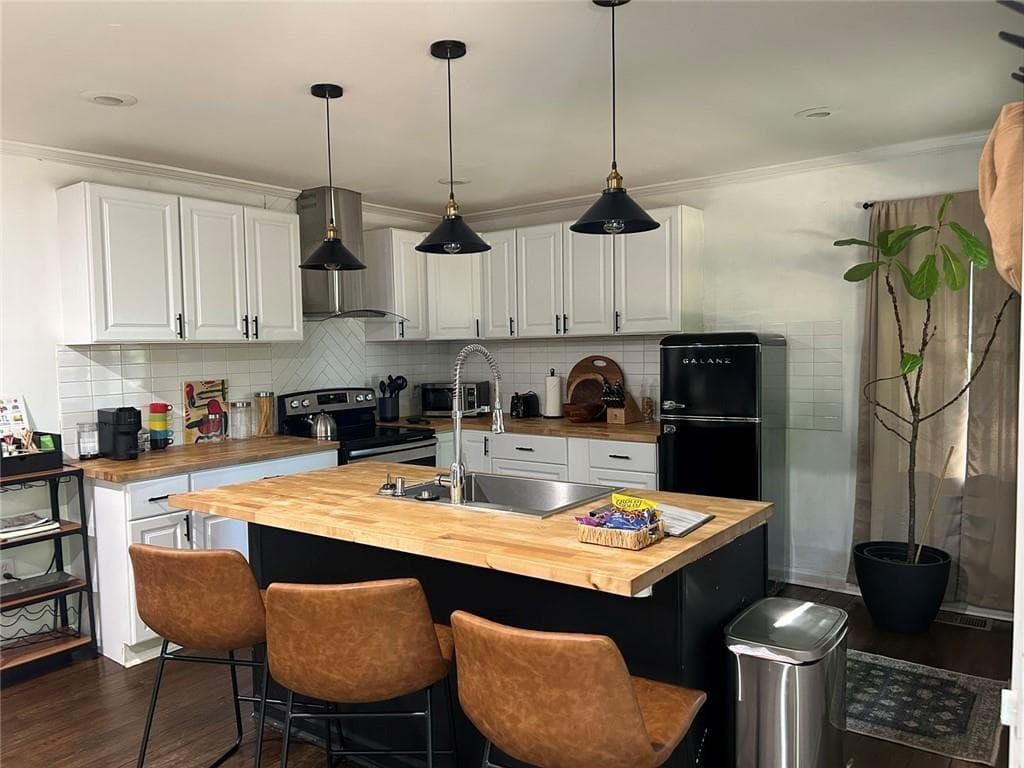 3 bedroom, 2 bathroom, 1,350 sq ft single family residence for sale at 2469 Stone Road, East Point, GA 30344 — photo 5