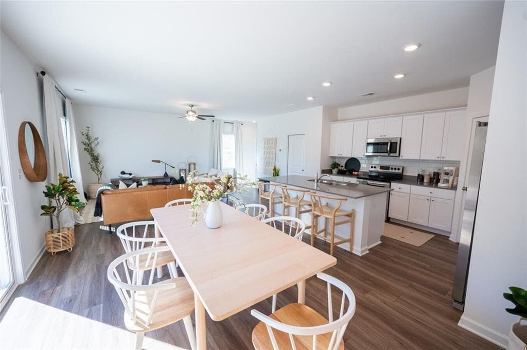 3 bedroom, 2 bathroom, 1,418 sq ft single family residence for rent at 6462 Waypoint Street Annapolis, Flowery Branch, GA 30542 for $2,268 a month — photo 7