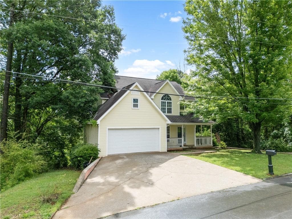 4 bedroom, 4 bathroom, 3,207 sq ft single family residence for sale at 8 College View Drive, Rome, GA 30161 — photo 1 of 48