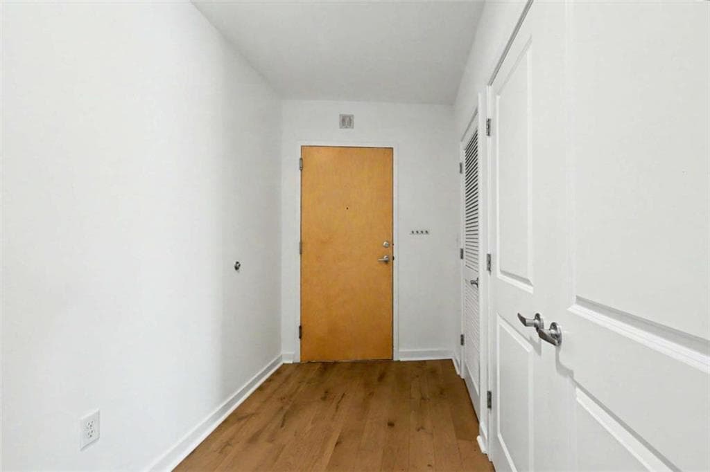 2 bedroom, 2 bathroom, 1,032 sq ft condominium under contract at 943 Peachtree Street 1411, Atlanta, GA 30309 — photo 5