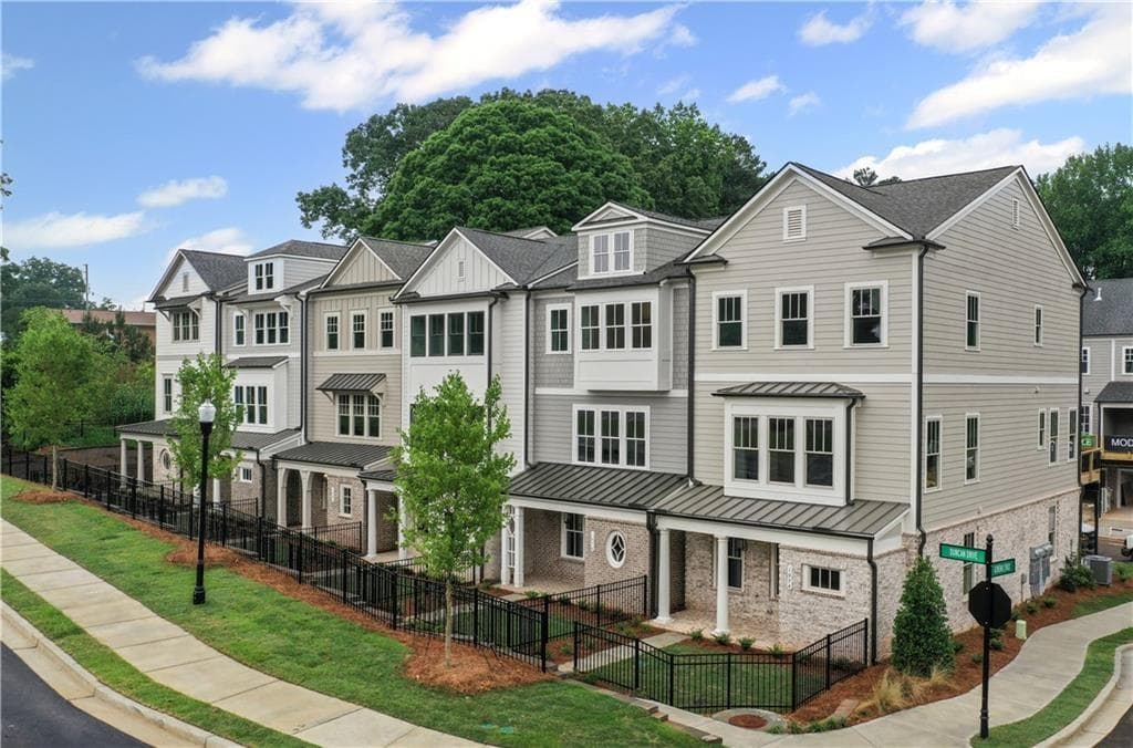 3 bedroom, 4 bathroom, 2,647 sq ft townhouse for sale at 1980 Flying Scotsman Drive 10, Kennesaw, GA 30144