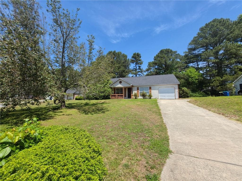 3 bedroom, 2 bathroom, 1,410 sq ft single family residence for sale at 2835 Sapphire Street, Atlanta, GA 30349 — photo 1 of 6