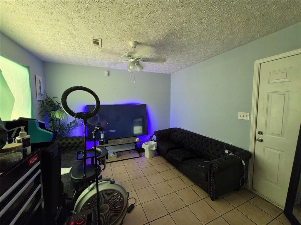 3 bedroom, 2 bathroom, 1,410 sq ft single family residence for sale at 2835 Sapphire Street, Atlanta, GA 30349 — photo 6