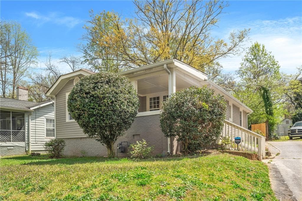 3 bedroom, 2 bathroom single family residence for rent at 1026 Deckner Avenue, Atlanta, GA 30310 for $3,600 a month — photo 2