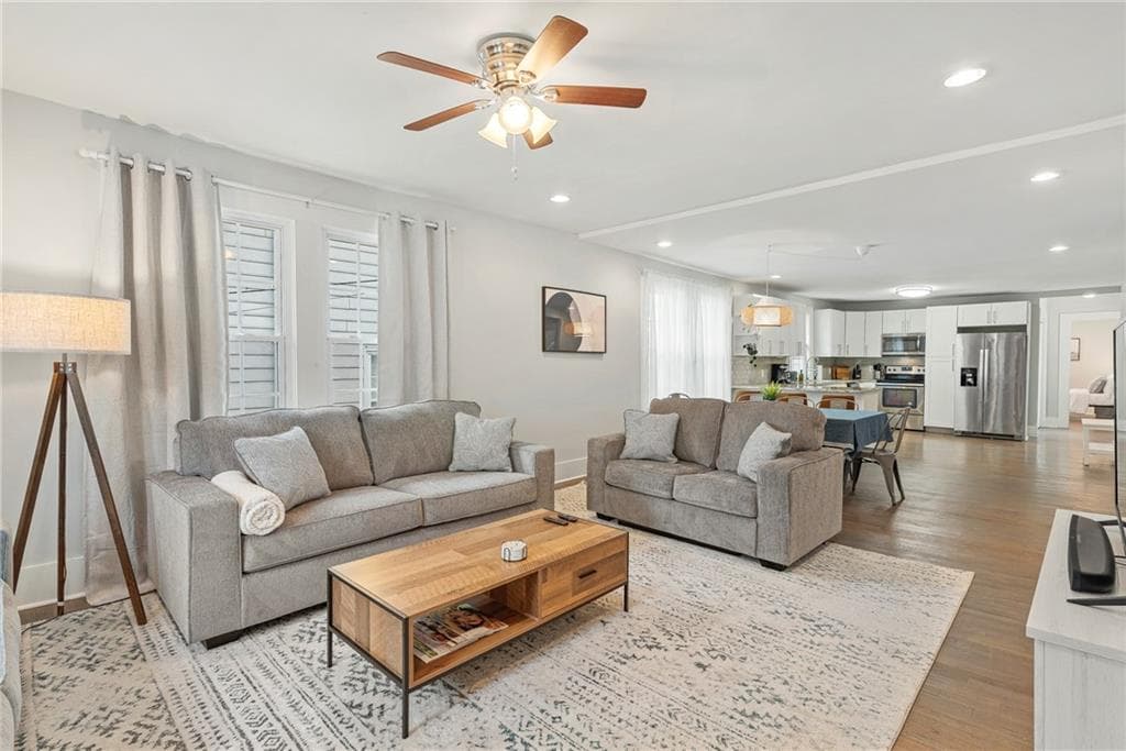 3 bedroom, 2 bathroom single family residence for rent at 1026 Deckner Avenue, Atlanta, GA 30310 for $3,600 a month — photo 3