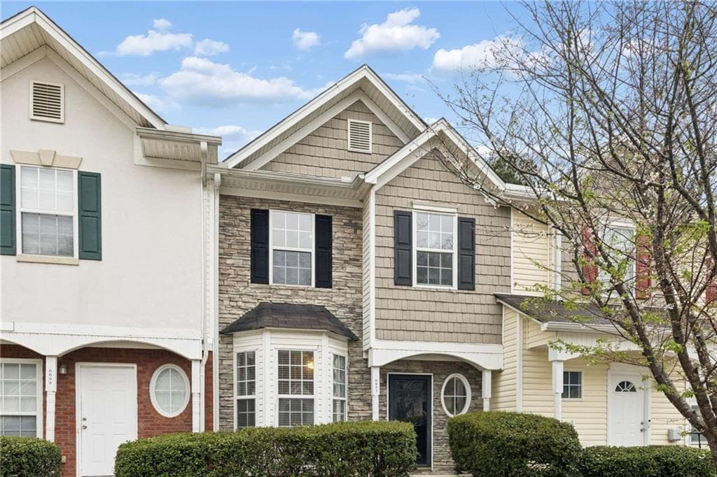 6097 Camden Forrest Cove