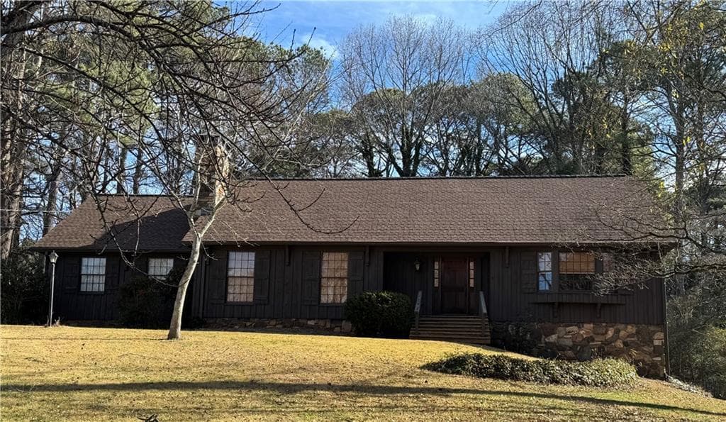 933 Viking Drive, Stone Mountain, GA 30083 — most recent listing photo