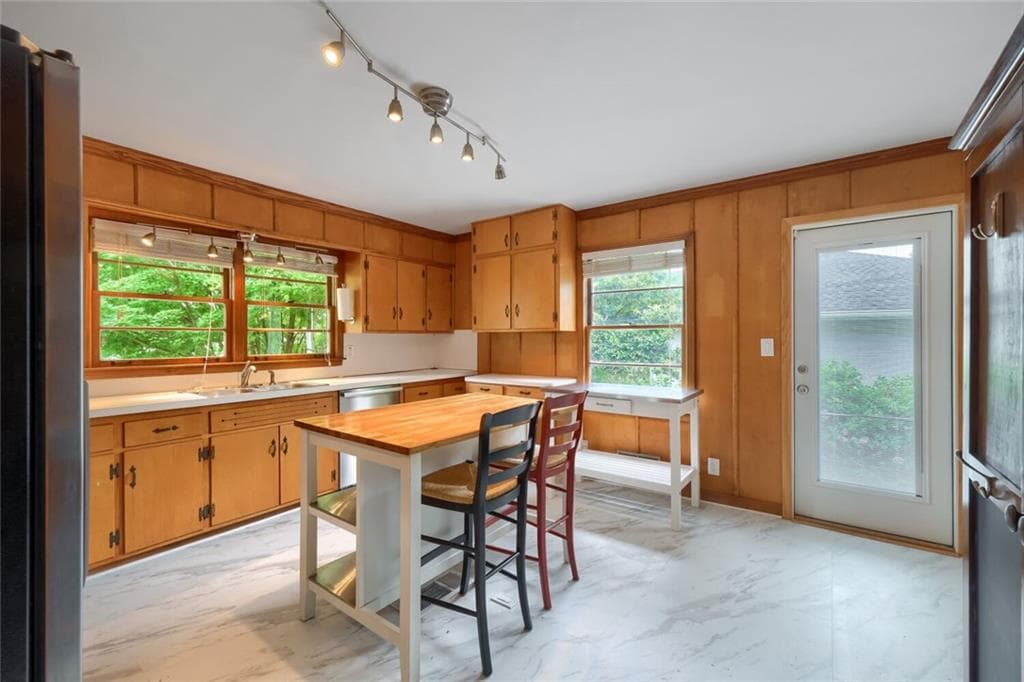 3 bedroom, 2 bathroom single family residence for sale at 2538 Birchwood Drive, Atlanta, GA 30305 — photo 10