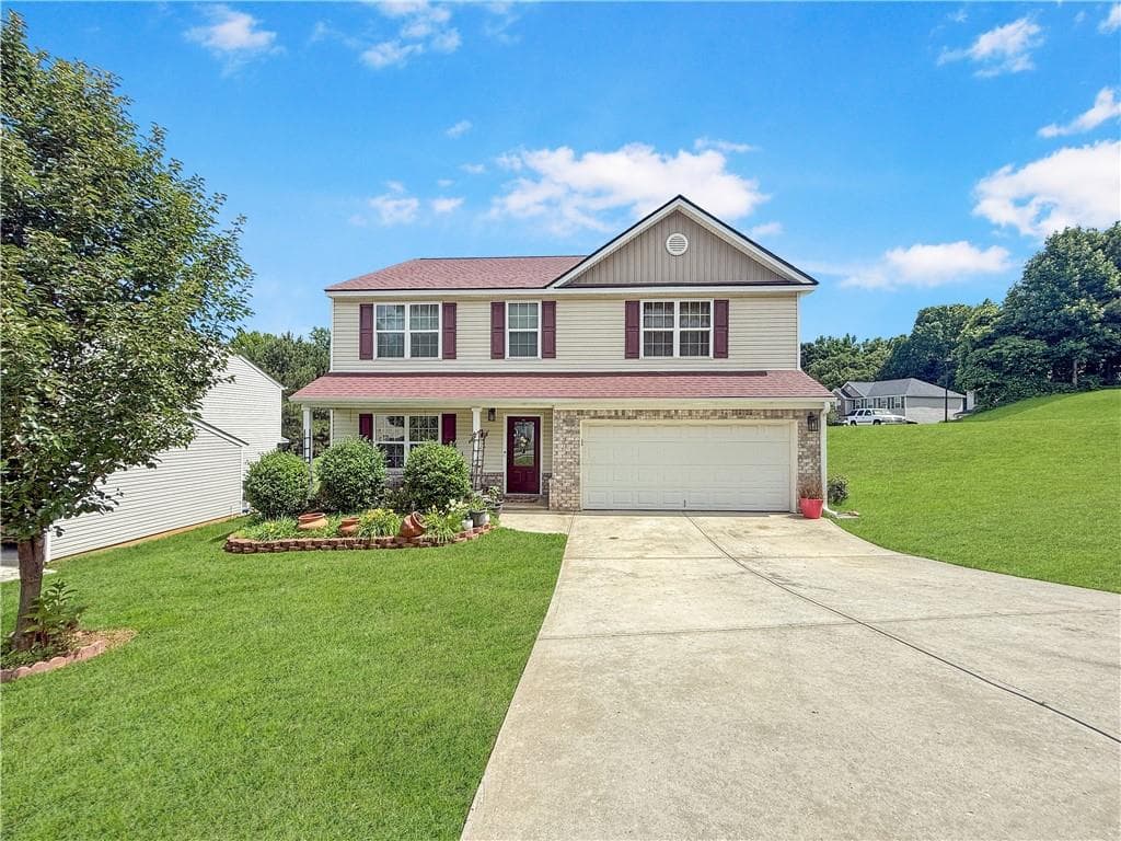 4 bedroom, 3 bathroom, 2,840 sq ft single family residence under contract at 1303 Cardena Court, Gainesville, GA 30504 — photo 2