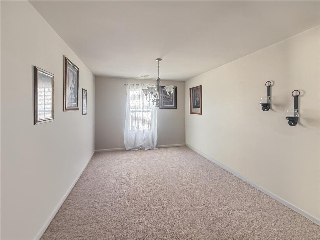 4 bedroom, 3 bathroom, 2,840 sq ft single family residence under contract at 1303 Cardena Court, Gainesville, GA 30504 — photo 4