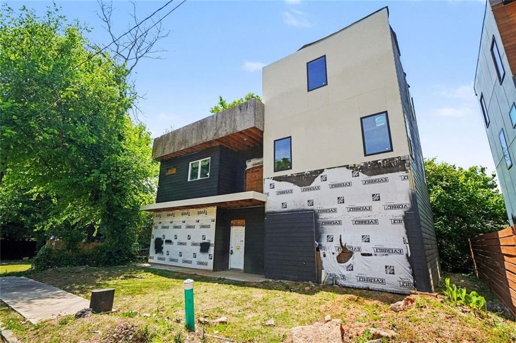 4 bedroom, 3 bathroom single family residence for sale at 1077 Hobson Street, Atlanta, GA 30310 — photo 2