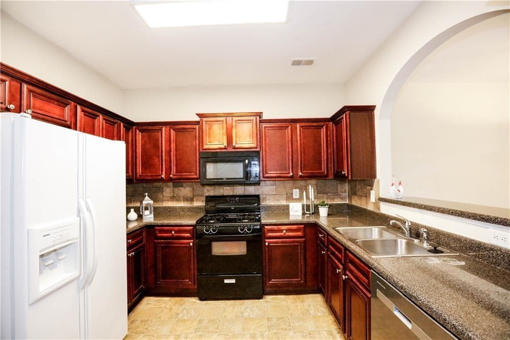 3 bedroom, 3 bathroom, 1,678 sq ft townhouse for rent at 1187 Kendrew Pass, Marietta, GA 30008 for $2,300 a month — photo 10