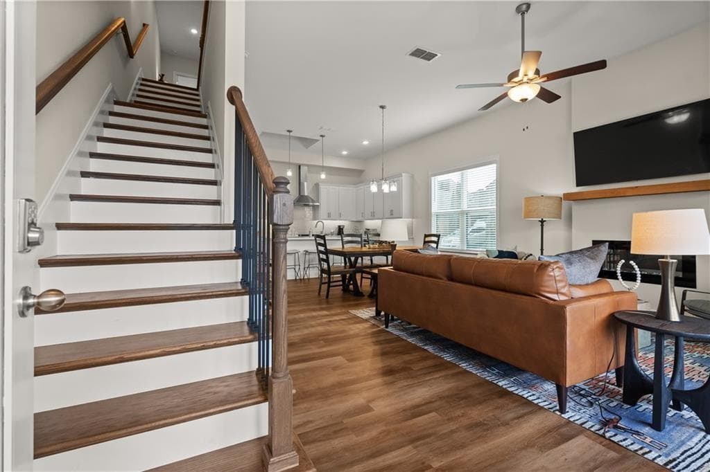 3 bedroom, 3 bathroom, 1,888 sq ft townhouse for rent at 637 Stickley Oak Way, Woodstock, GA 30189 for $2,999 a month — photo 6