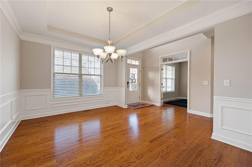 5 bedroom, 3 bathroom, 3,088 sq ft single family residence for sale at 440 Cranbrooke Circle, Suwanee, GA 30024 — photo 2