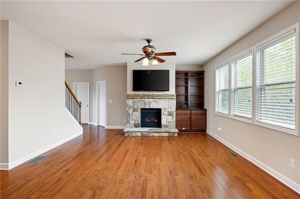 5 bedroom, 3 bathroom, 3,088 sq ft single family residence for sale at 440 Cranbrooke Circle, Suwanee, GA 30024 — photo 6