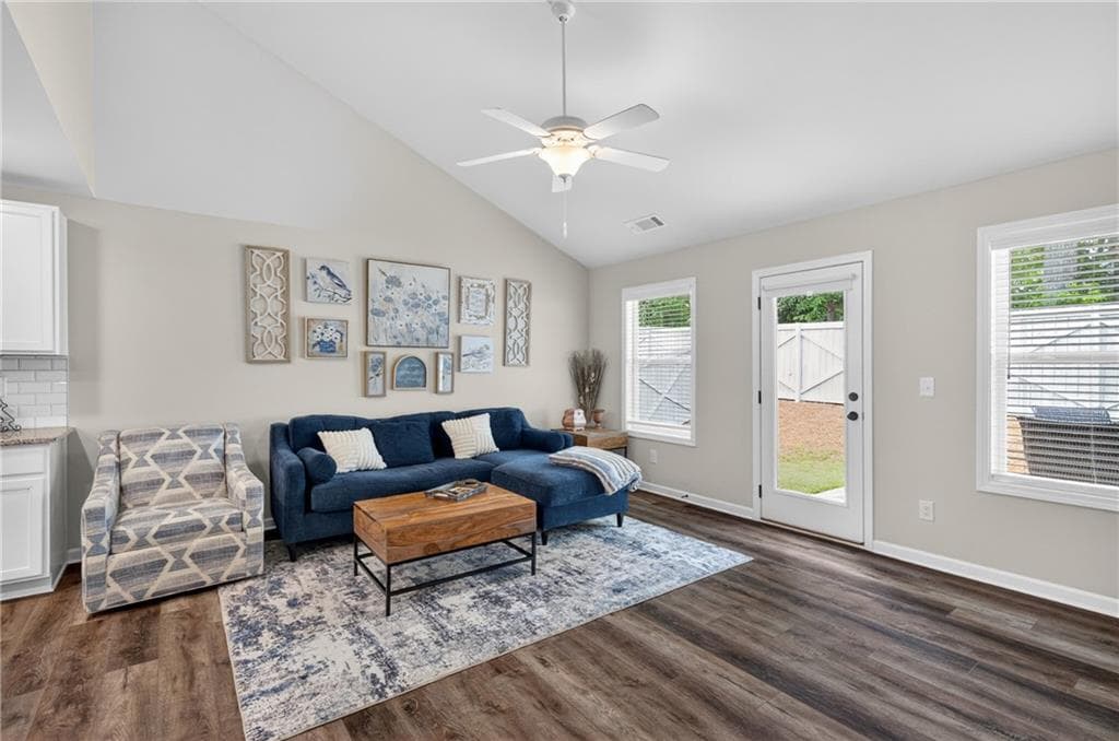4 bedroom, 3 bathroom, 2,097 sq ft single family residence for sale at 366 Fox Creek Dr, Braselton, GA 30517 — photo 3