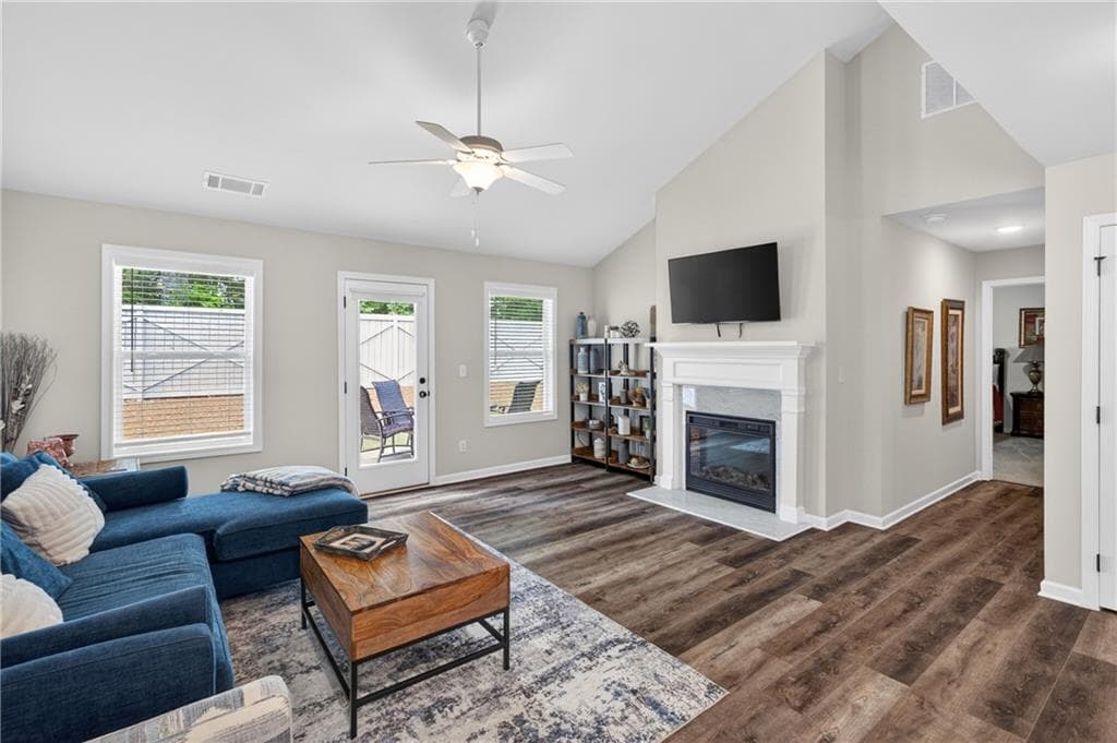 4 bedroom, 3 bathroom, 2,097 sq ft single family residence for sale at 366 Fox Creek Dr, Braselton, GA 30517 — photo 5
