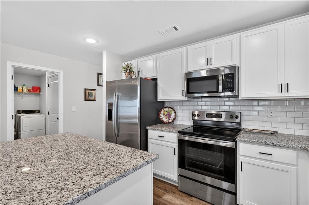 4 bedroom, 3 bathroom, 2,097 sq ft single family residence for sale at 366 Fox Creek Dr, Braselton, GA 30517 — photo 8
