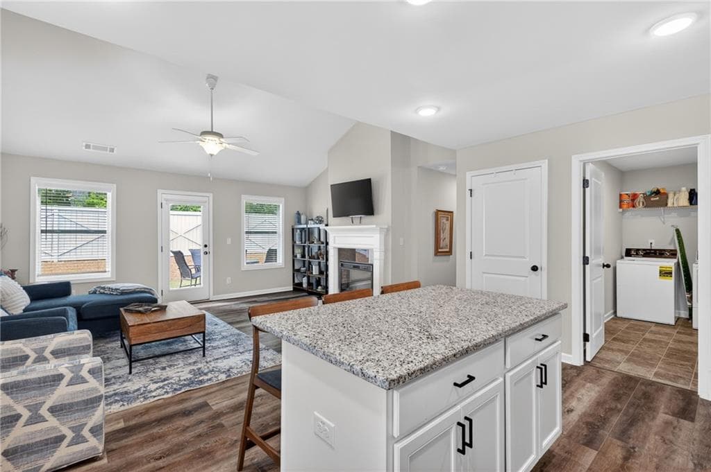 4 bedroom, 3 bathroom, 2,097 sq ft single family residence for sale at 366 Fox Creek Dr, Braselton, GA 30517 — photo 9