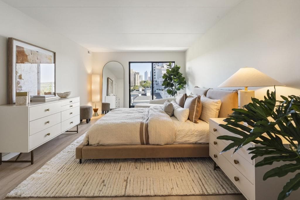 2 bedroom, 2 bathroom, 1,260 sq ft condominium under contract at 2460 Peachtree Road PH-03, Atlanta, GA 30305 — photo 5