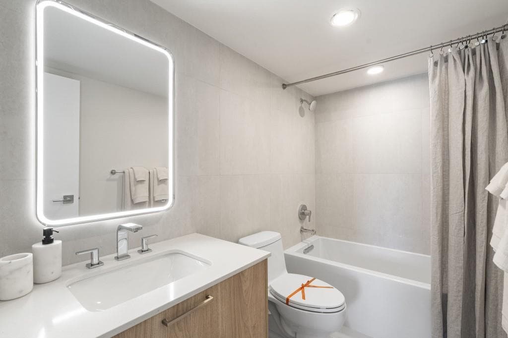 2 bedroom, 2 bathroom, 1,260 sq ft condominium under contract at 2460 Peachtree Road PH-03, Atlanta, GA 30305 — photo 7