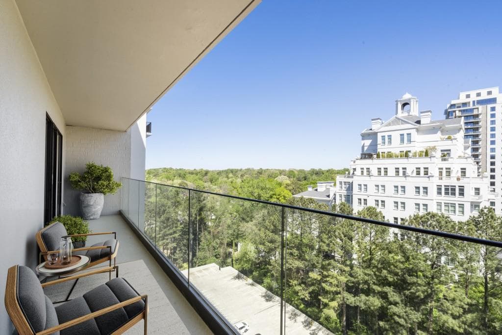 2 bedroom, 2 bathroom, 1,260 sq ft condominium under contract at 2460 Peachtree Road PH-03, Atlanta, GA 30305 — photo 9