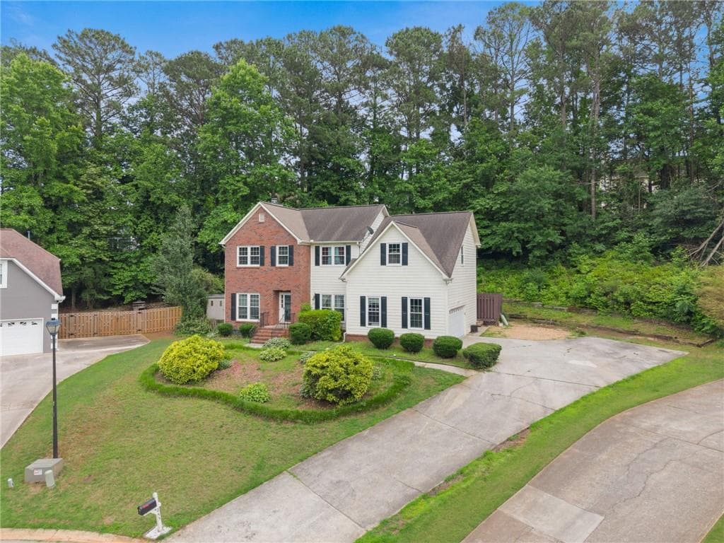 4 bedroom, 3 bathroom, 2,537 sq ft single family residence for sale at 255 Timber Oak Cove, Lawrenceville, GA 30043 — photo 2