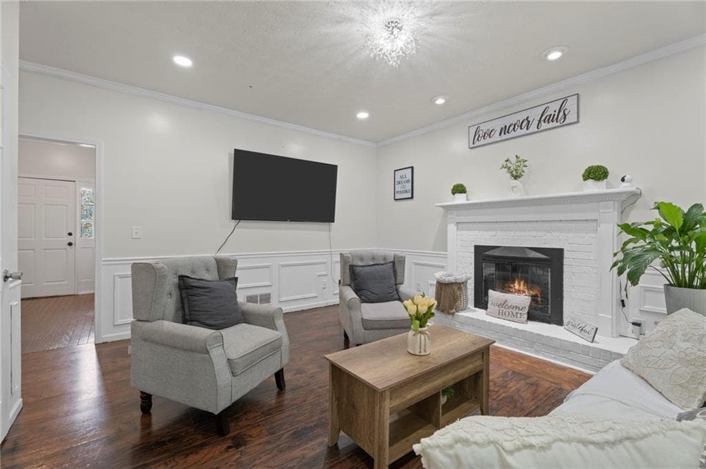 4 bedroom, 3 bathroom, 2,537 sq ft single family residence for sale at 255 Timber Oak Cove, Lawrenceville, GA 30043 — photo 4