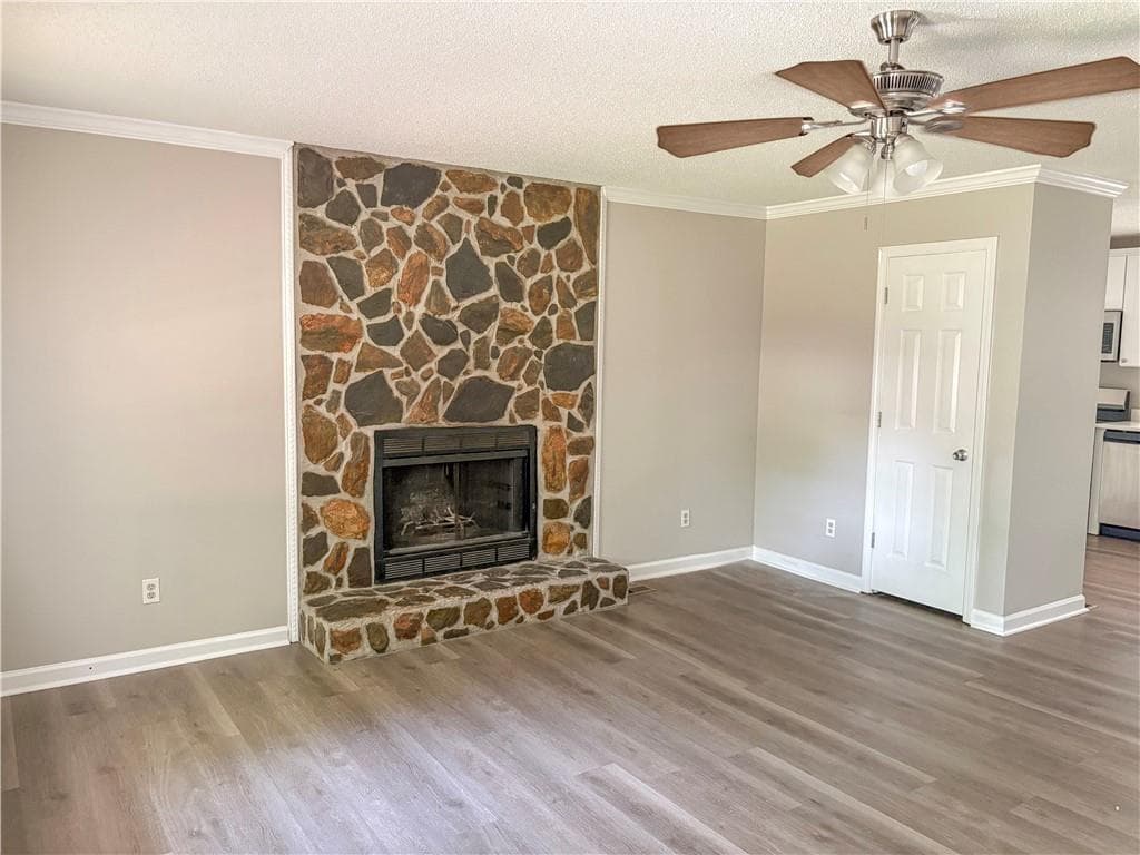 4 bedroom, 3 bathroom, 2,114 sq ft single family residence for sale at 385 Nectarine Drive, Newnan, GA 30265 — photo 3