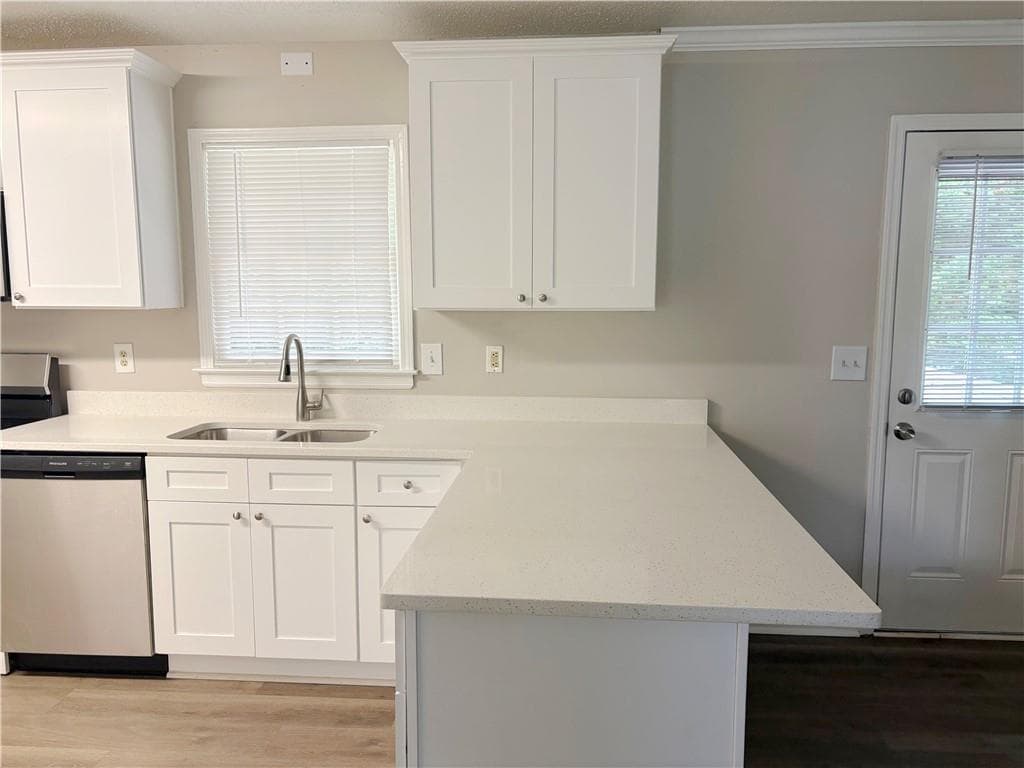 4 bedroom, 3 bathroom, 2,114 sq ft single family residence for sale at 385 Nectarine Drive, Newnan, GA 30265 — photo 9