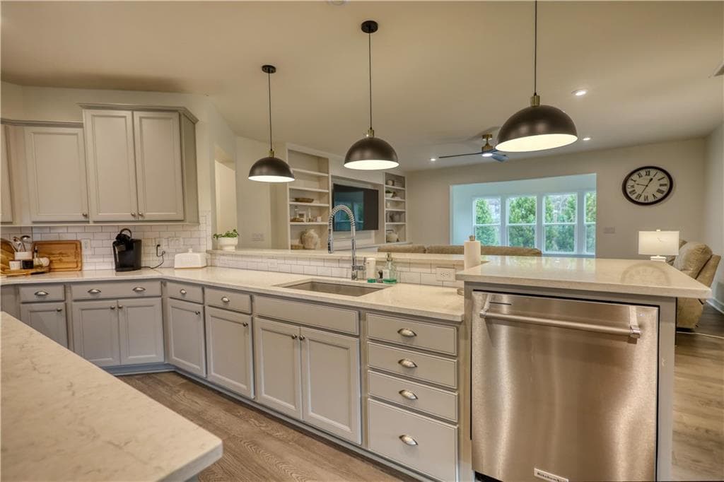 2 bedroom, 3 bathroom, 2,744 sq ft single family residence for sale at 1011 Slip Path, Greensboro, GA 30642 — photo 9