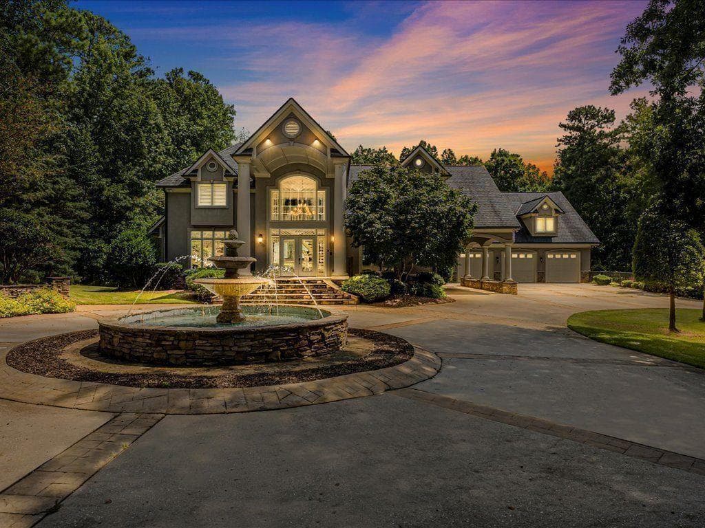 5 bedroom, 8 bathroom, 8,400 sq ft single family residence sold at 330 N Peachtree Parkway, Peachtree City, GA 30269