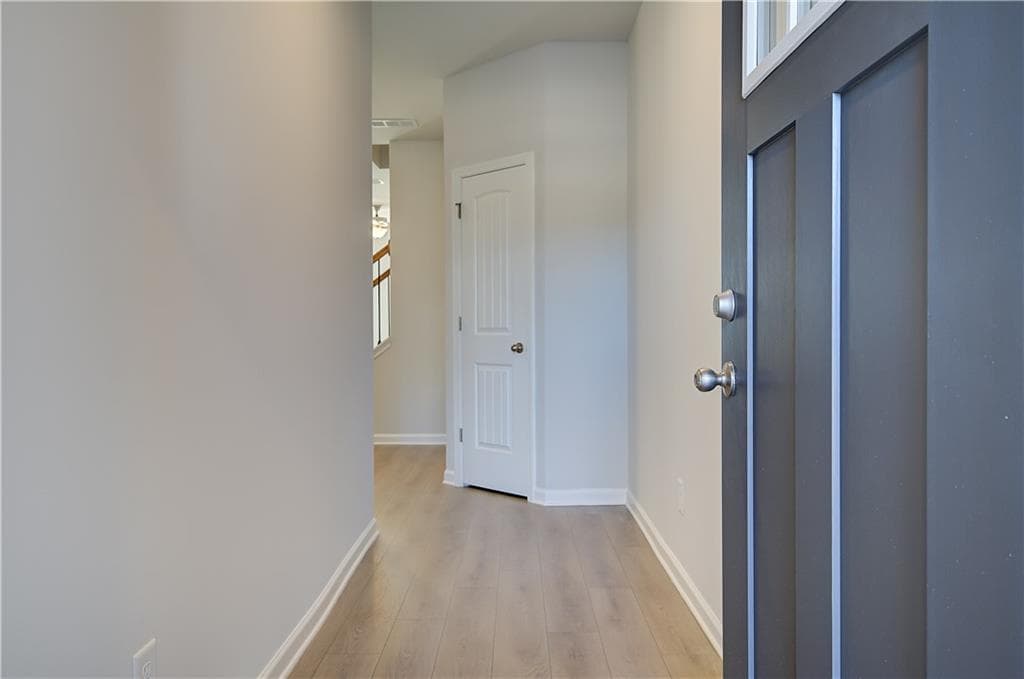 3 bedroom, 3 bathroom, 1,849 sq ft townhouse under contract at 8098 Tiger Way, Riverdale, GA 30296 — photo 4