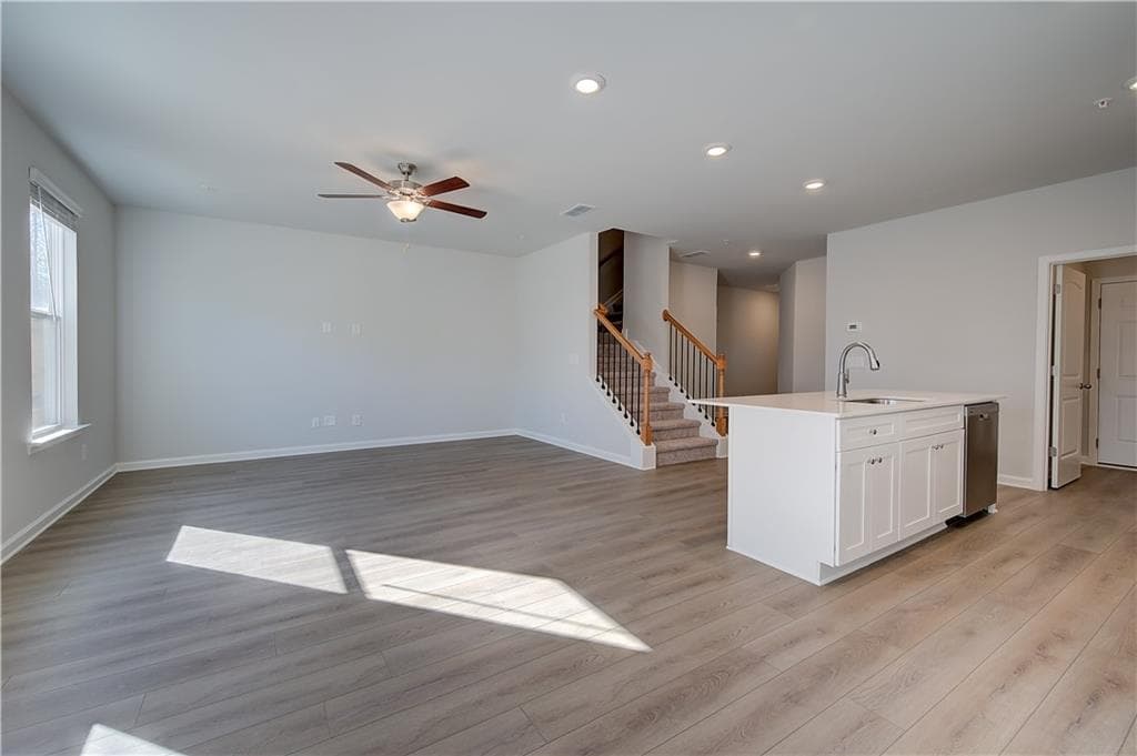 3 bedroom, 3 bathroom, 1,849 sq ft townhouse under contract at 8098 Tiger Way, Riverdale, GA 30296 — photo 9