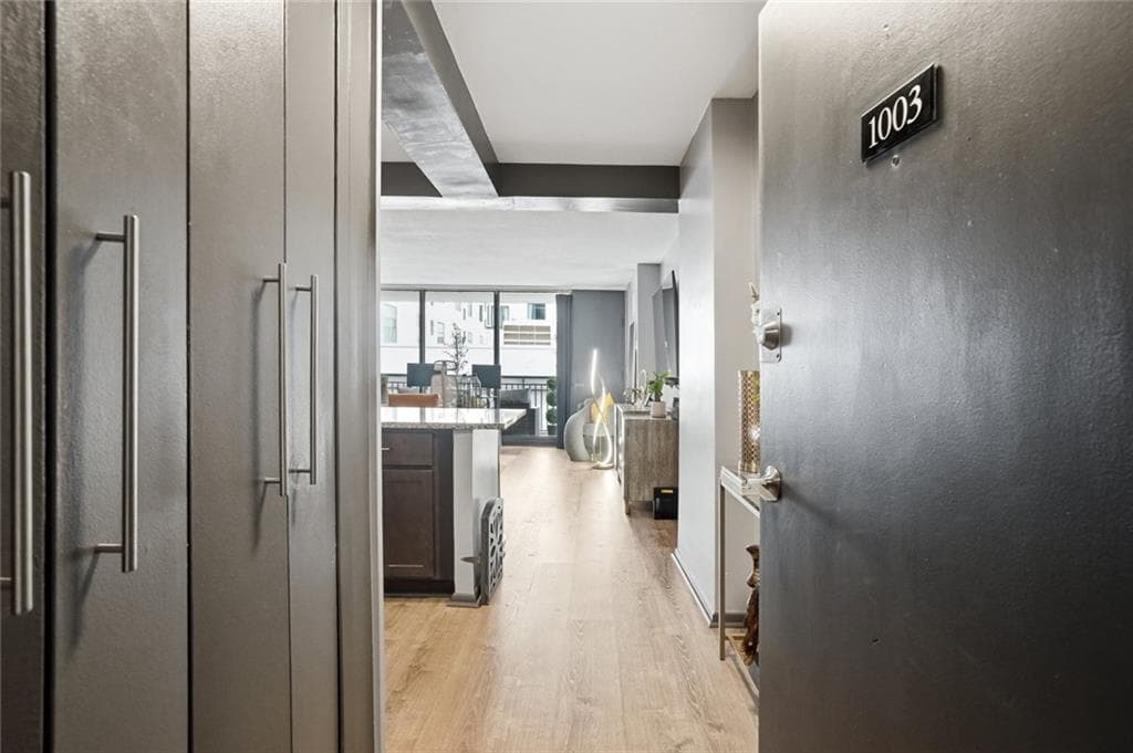 1 bedroom, 1 bathroom, 740 sq ft condominium for sale at 620 Peachtree Street 1003, Atlanta, GA 30308 — photo 3