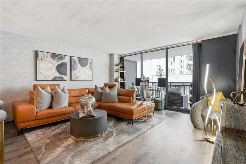1 bedroom, 1 bathroom, 740 sq ft condominium for sale at 620 Peachtree Street 1003, Atlanta, GA 30308 — photo 1 of 34