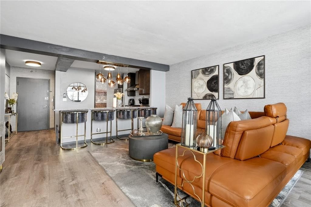 1 bedroom, 1 bathroom, 740 sq ft condominium for sale at 620 Peachtree Street 1003, Atlanta, GA 30308 — photo 4