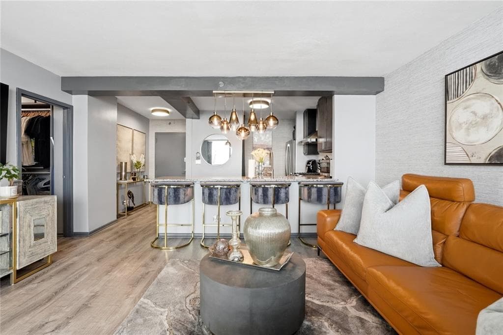 1 bedroom, 1 bathroom, 740 sq ft condominium for sale at 620 Peachtree Street 1003, Atlanta, GA 30308 — photo 5