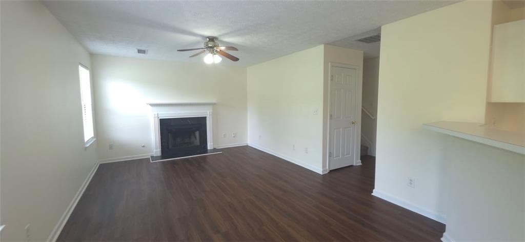 3 bedroom, 3 bathroom, 2,682 sq ft single family residence for rent at 2895 Gallery Grove, Snellville, GA 30039 for $1,995 a month — photo 2