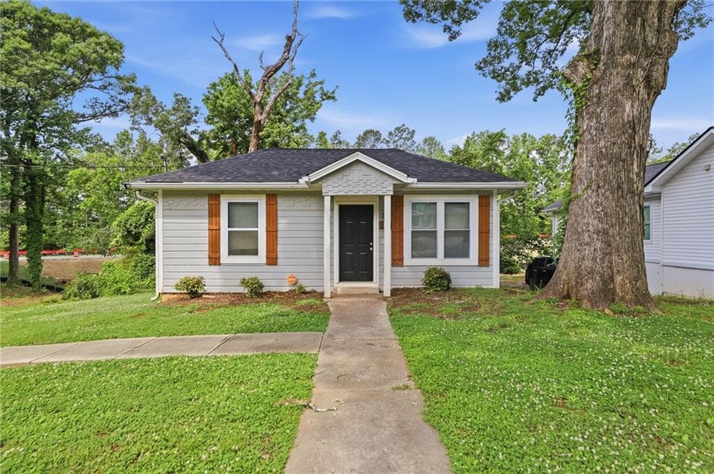 3 bedroom, 2 bathroom, 1,560 sq ft single family residence for sale at 1152 Wedgewood Drive, Atlanta, GA 30318