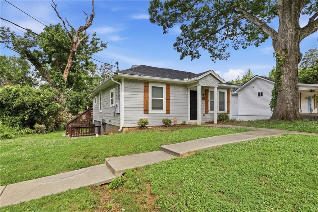 3 bedroom, 2 bathroom, 1,560 sq ft single family residence for sale at 1152 Wedgewood Drive, Atlanta, GA 30318 — photo 3