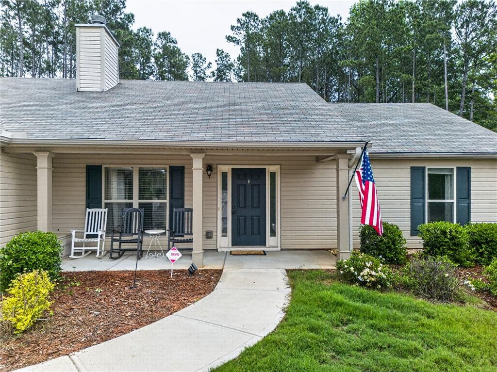 3 bedroom, 3 bathroom, 1,808 sq ft single family residence for sale at 32 Armstrong Drive, Mansfield, GA 30055 — photo 2