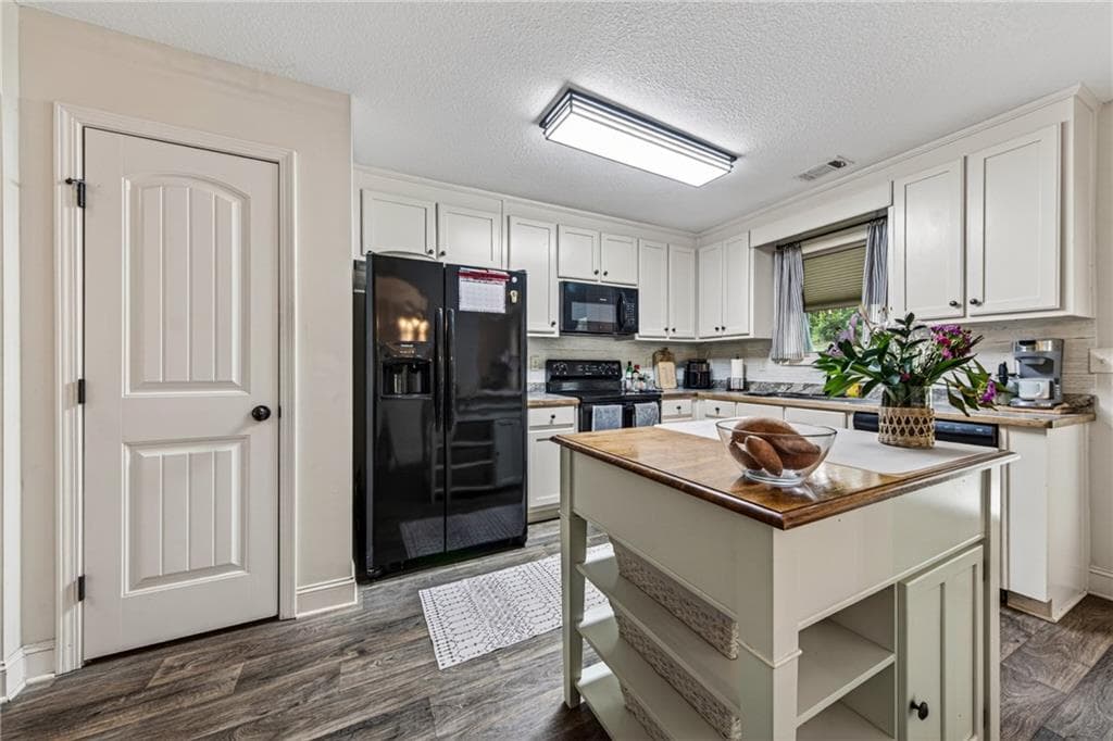 3 bedroom, 3 bathroom, 1,808 sq ft single family residence for sale at 32 Armstrong Drive, Mansfield, GA 30055 — photo 8